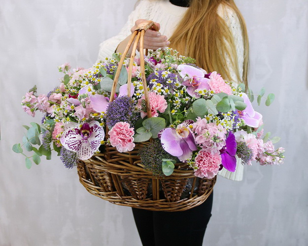 Кошик квітів Азія