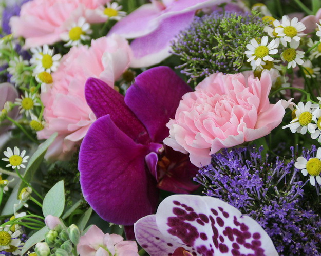 Кошик квітів Азія