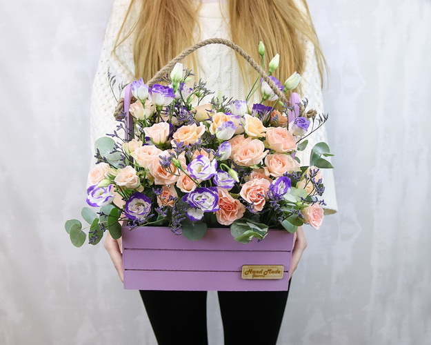 Квіти в дерев'яний ящик Ранок
