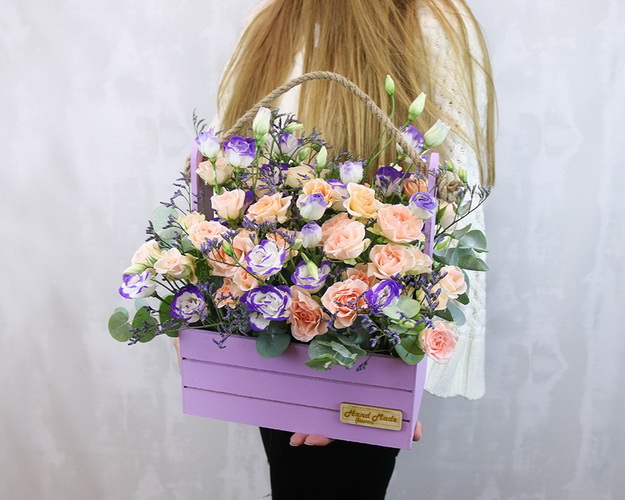 Квіти в дерев'яний ящик Ранок