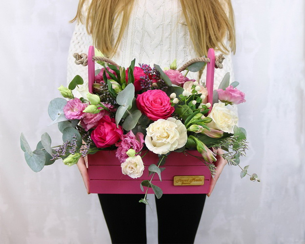 Квіти в дерев'яному ящику Сліпуча посмішка
