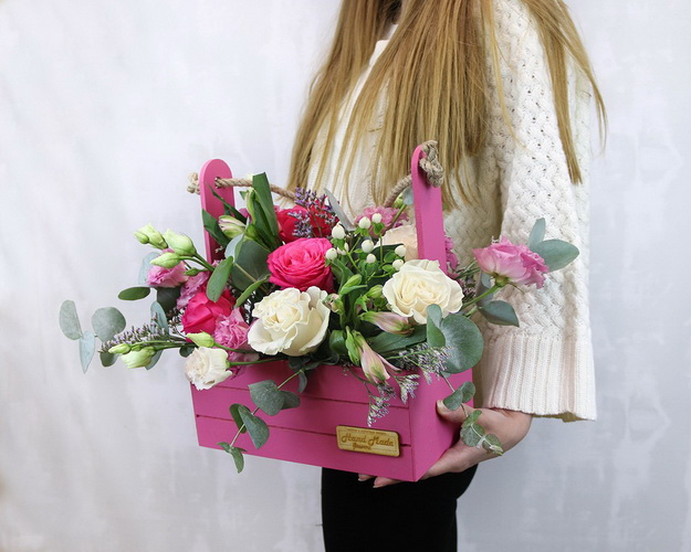 Квіти в дерев'яному ящику Сліпуча посмішка