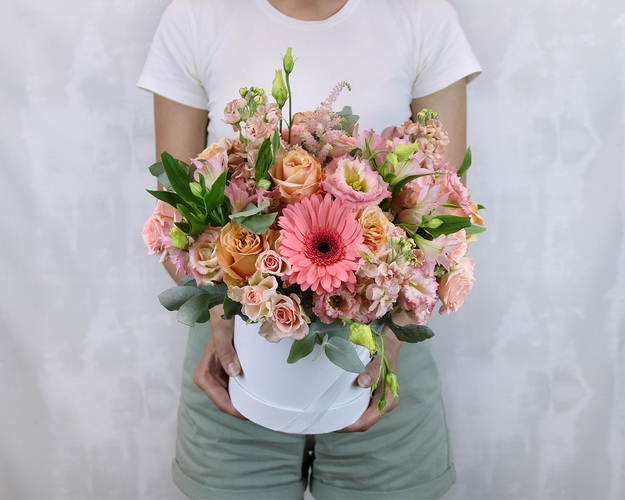 Букет в капелюшної коробки Полуничний джем