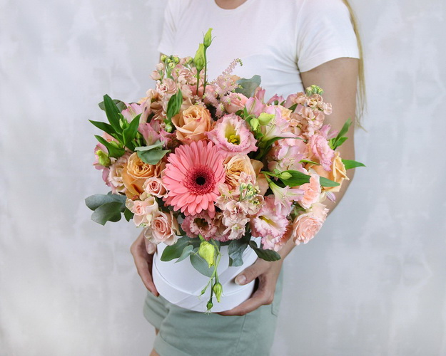 Букет в капелюшної коробки Полуничний джем