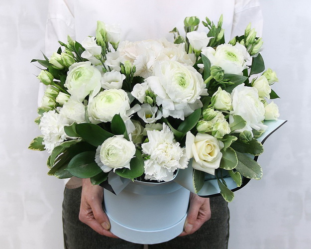 Букет в капелюшної коробки Перлове світло