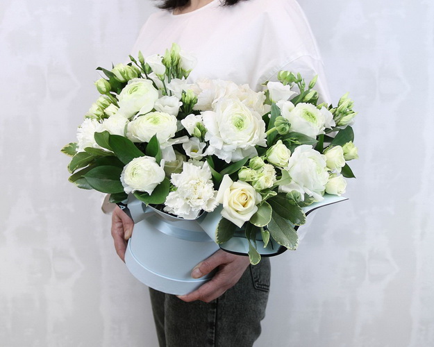 Букет в капелюшної коробки Перлове світло