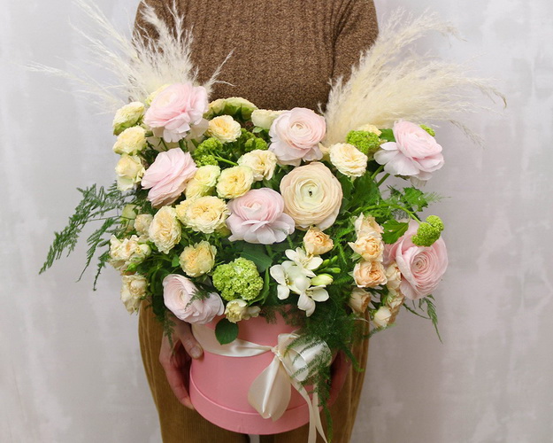 Букет в капелюшної коробки Беатріче