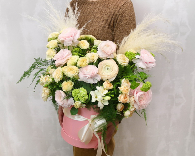 Букет в капелюшної коробки Беатріче