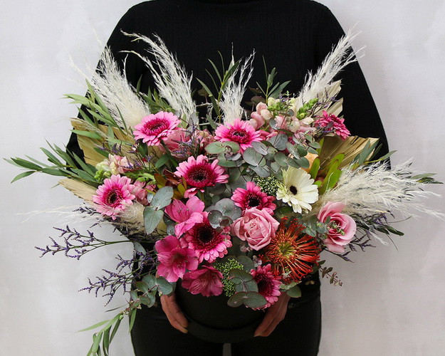 Букет в капелюшної коробки Малібу