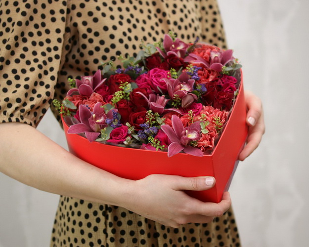 Квіти в коробці Передчуття кохання