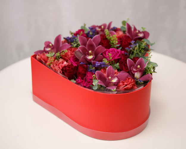 Квіти в коробці Передчуття кохання