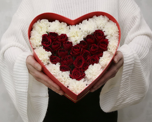 Квіти в коробці Афродіта