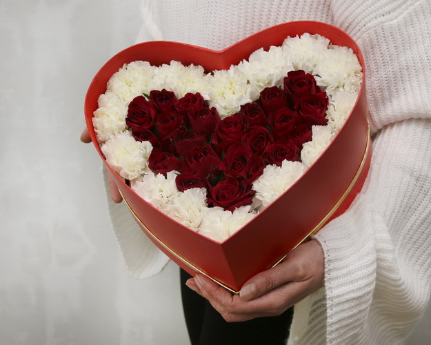 Квіти в коробці Афродіта