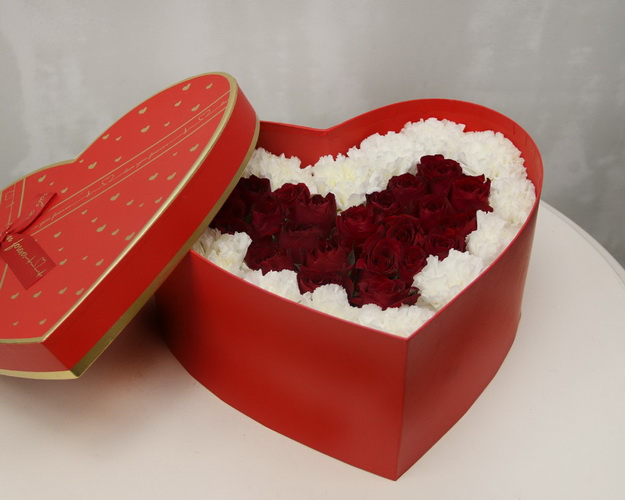 Квіти в коробці Афродіта