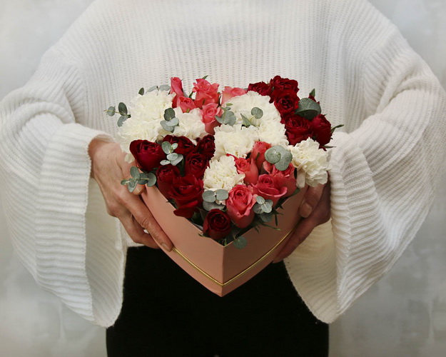 Квіти у коробці Венера