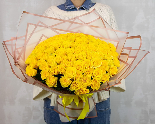 Букет із 101 троянди Сонце