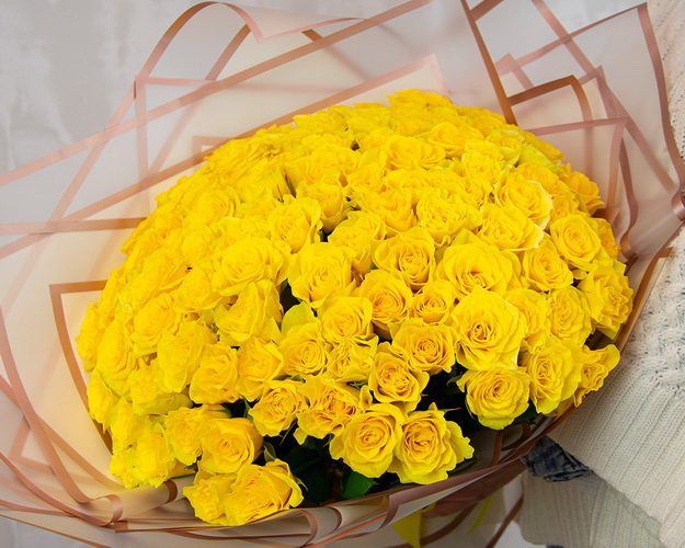 Букет із 101 троянди Сонце