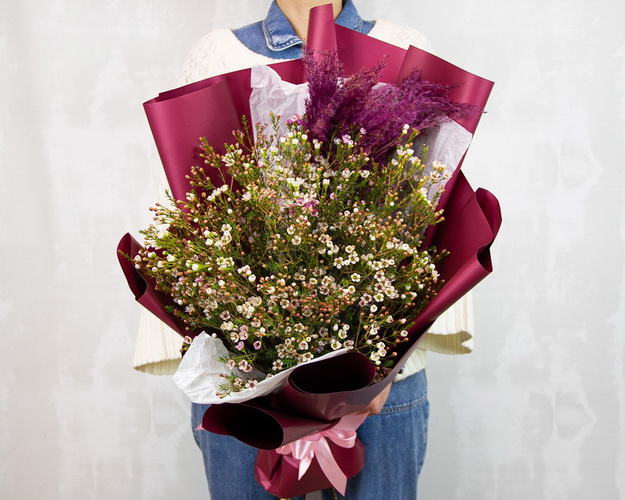 Букет ДУО з 19 гілок хамелаціуму з кортадерією