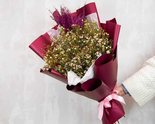 Букет ДУО з 19 гілок хамелаціуму з кортадерією