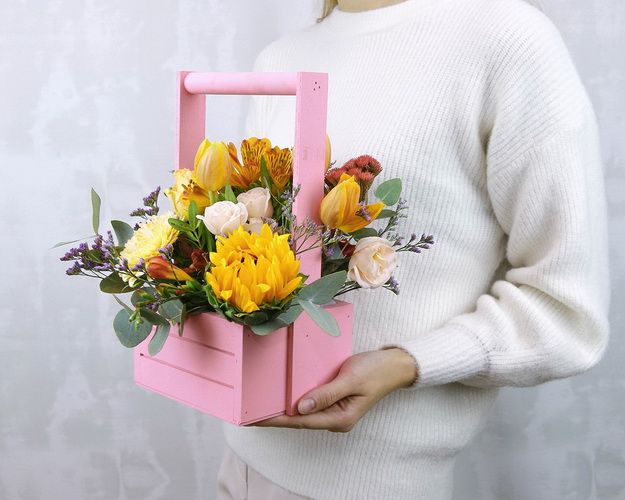 Квіти у дерев'яному ящику Теплий спогад