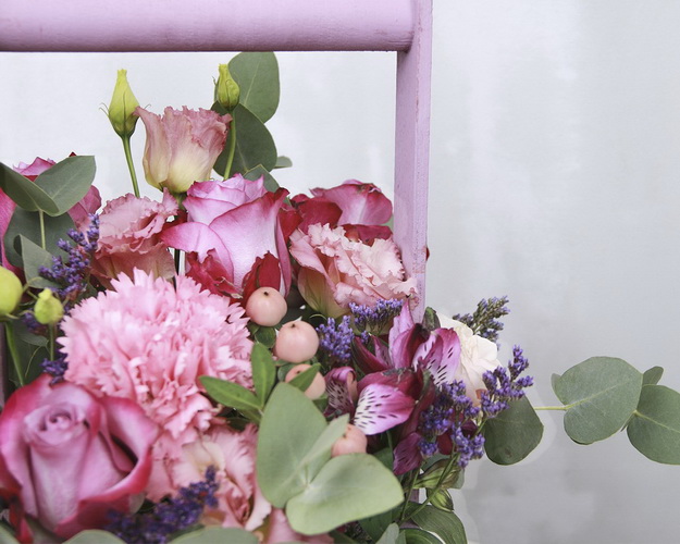 Квіти в дерев'яному ящику Райські сади