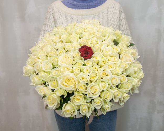 Букет із 101 троянди Ти одна