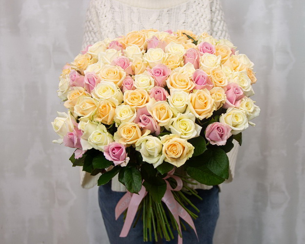 Букет 101 троянда Ніжний дотик
