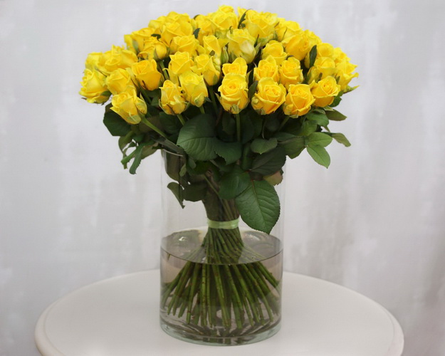 Троянда жовта від 60 см