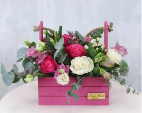 Квіти в дерев'яному ящику Сліпуча посмішка