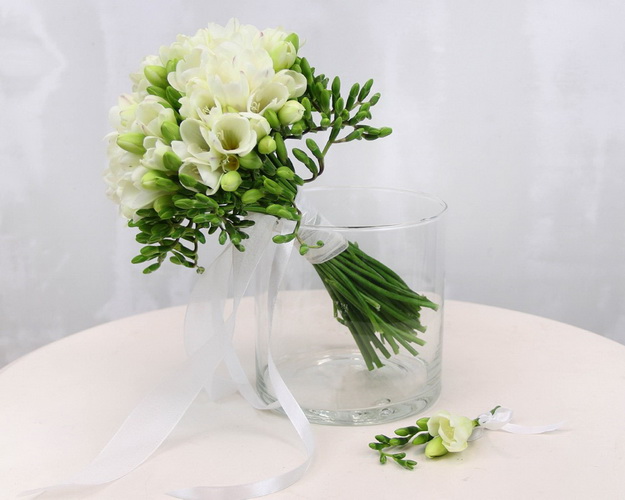 Букет нареченої Фрезія