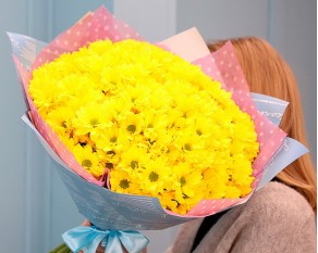 Букет з 25 жовтих кущових хризантем