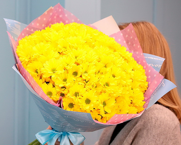 Букет з 25 жовтих кущових хризантем