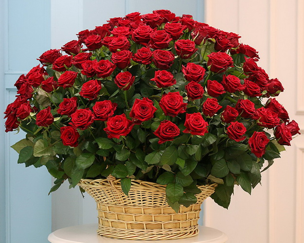 Кошик квітів Щастя на двох