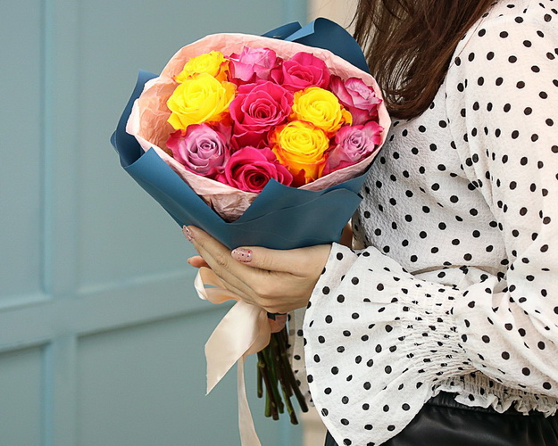 Букет із 11 троянд фіолетовий мікс в упакуванні