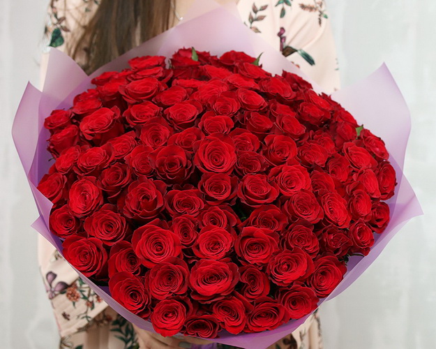 Букет із 101 троянди Фрідом