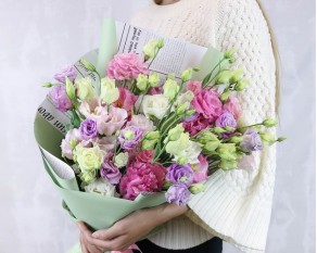 Букет з 15 лізіантусів мікс у стильній упаковці