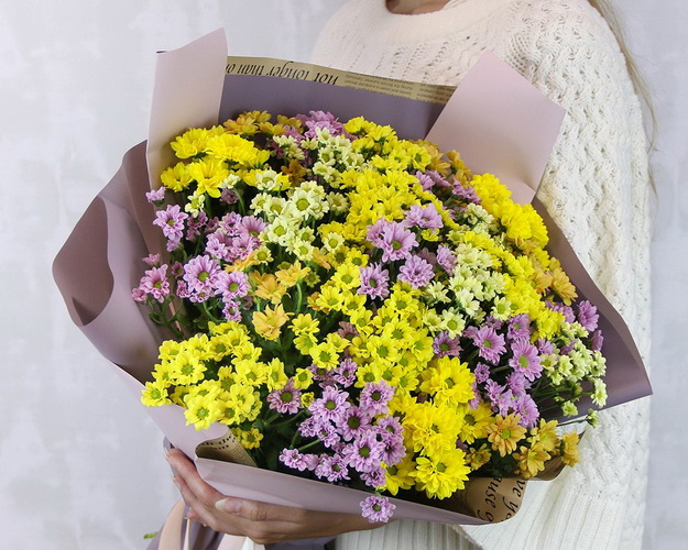 Букет із 25 кущових хризантем мікс у стильній упаковці