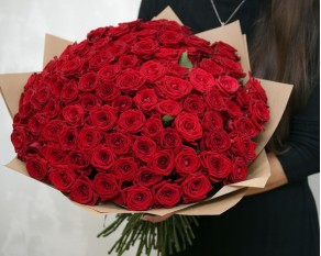 Букет із 101 троянда Наомі