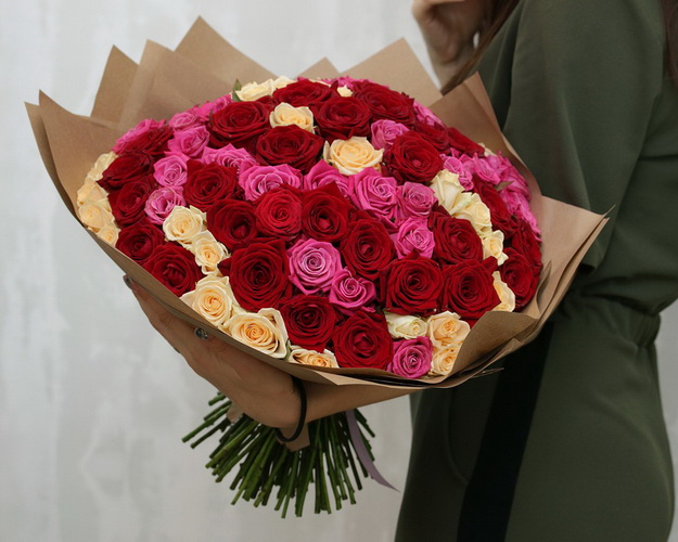 Букет із 101 троянди Лаура