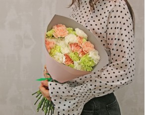 Букет з 25 діантусів ніжний мікс у стильній упаковці