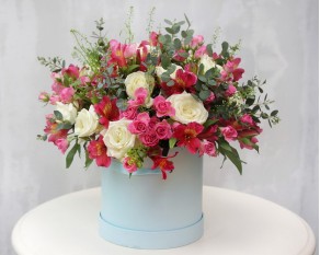 Букет в капелюшної коробки Романс