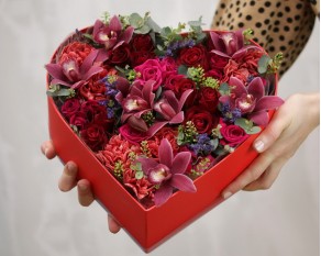 Квіти в коробці Передчуття кохання