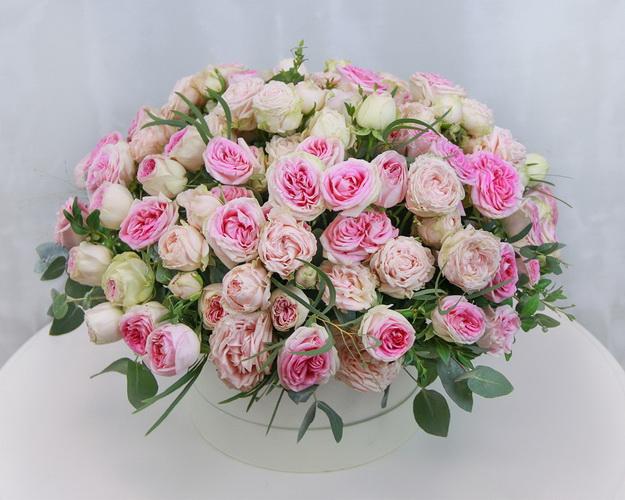 Квіти в коробці Зефірка