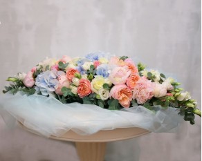 Композиція на стіл нареченого і нареченої Емілі