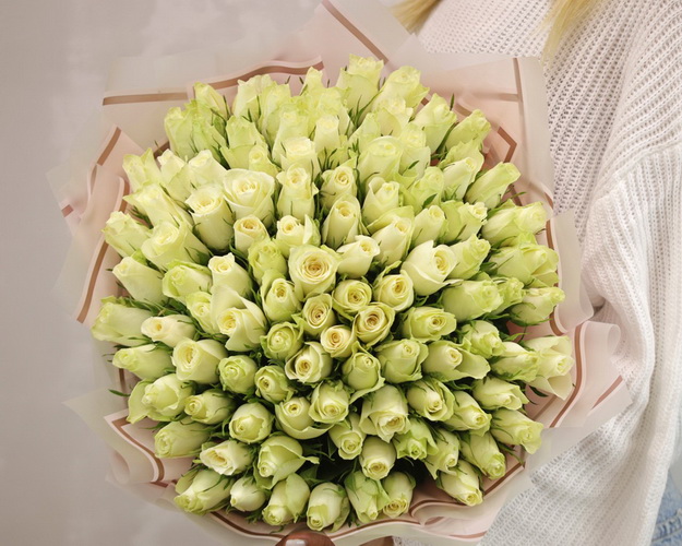 Букет із 101 троянди Афіна