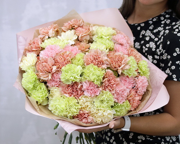 Букет з 51 діантусу мікс стильній упаковці