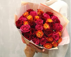 Букет із 35 троянд Яскраве літо