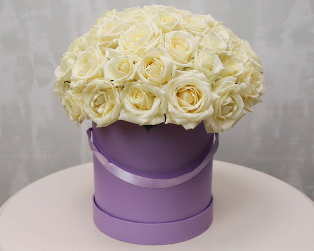 Букет у капелюшній коробці Білий Амур