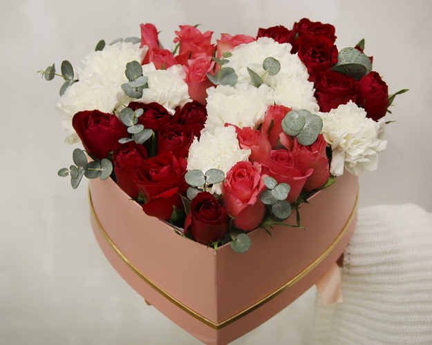Квіти у коробці Венера