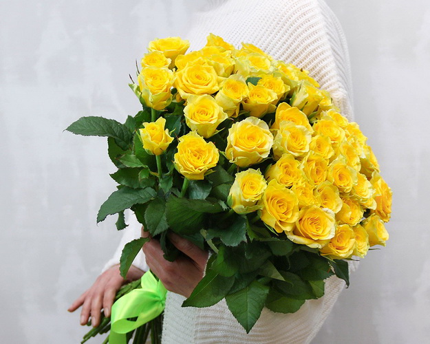 Букет із жовтих троянд Пені